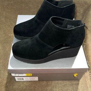 Volatile Bianca Black Wedge Bootie Shoes Women’s Size 7.5 “NIB”
